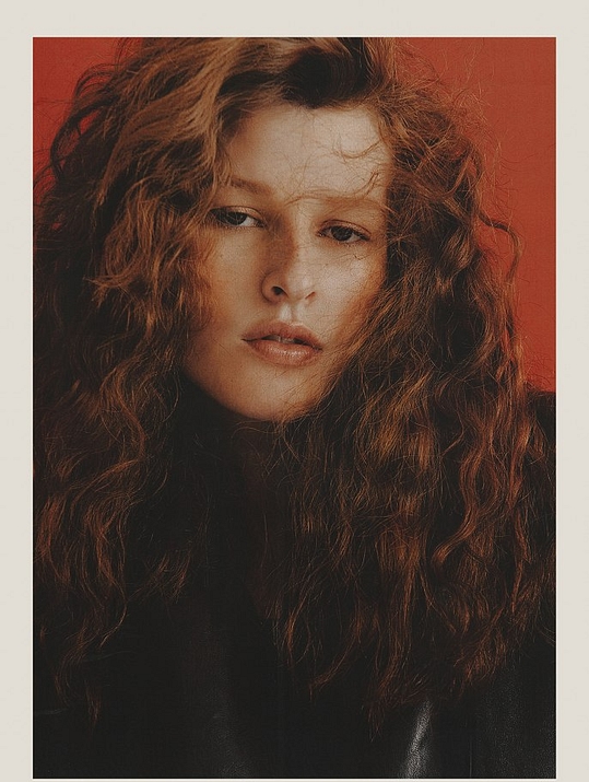 Intro photo of Alyssa Thomson