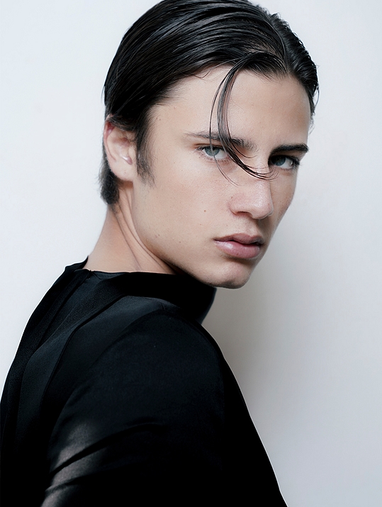 Intro photo of Fela Luna