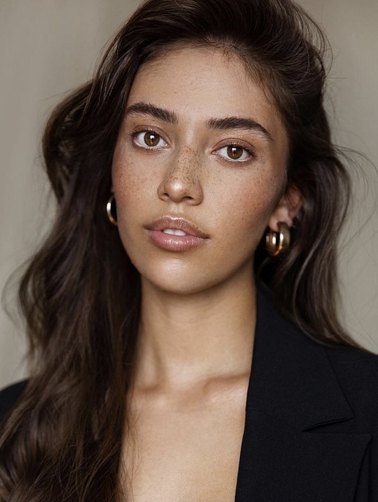 Intro photo of Lara Uppenkamp