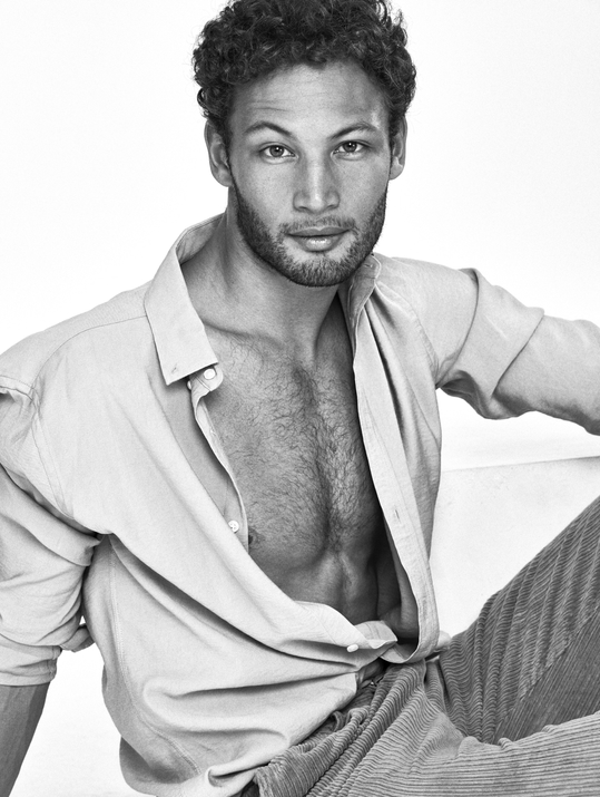 Intro photo of Tom van Hauwaert